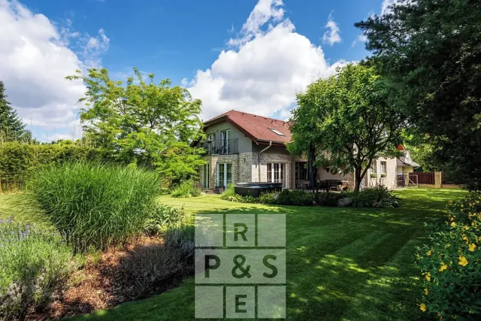 Prodej rodinného domu, Průhonice, Pod Valem II., 243 m2