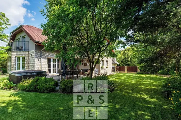 Prodej rodinného domu, Průhonice, Pod Valem II., 243 m2