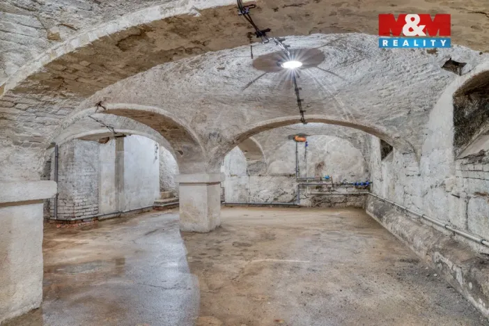 Prodej činžovního domu, Bečov nad Teplou, Nádražní, 219 m2