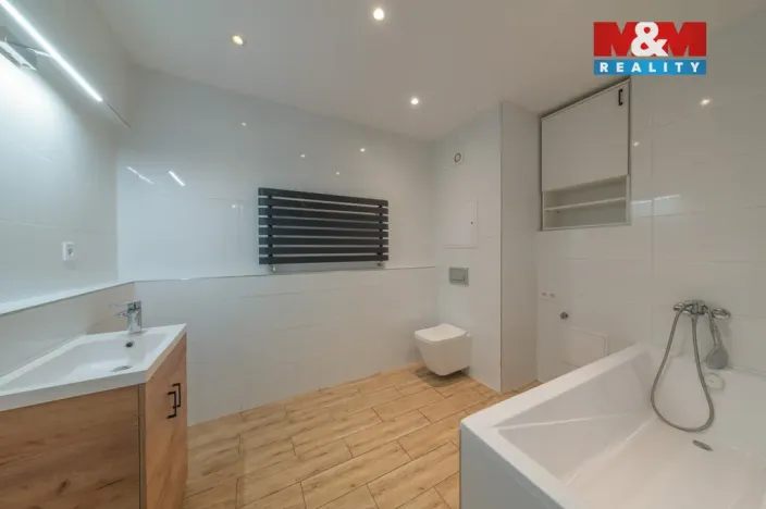 Prodej bytu 3+1, Karviná - Nové Město, tř. Osvobození, 71 m2