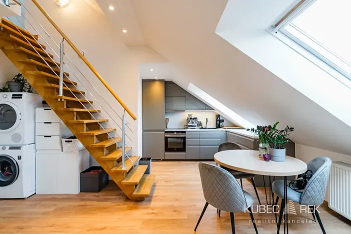 Pronájem bytu 1+kk, Praha - Jinonice, V Roháčích, 30 m2