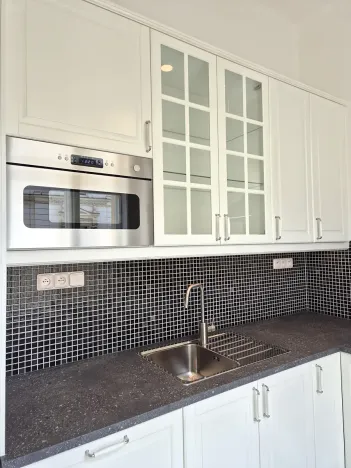 Pronájem bytu 1+1, Praha - Vinohrady, Perunova, 40 m2