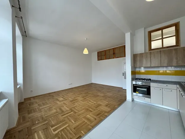 Pronájem bytu 2+1, Litomyšl, Smetanovo náměstí, 68 m2