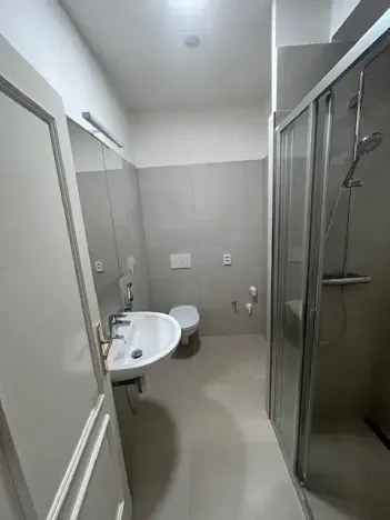 Pronájem bytu 2+kk, Praha - Žižkov, Jeseniova, 45 m2