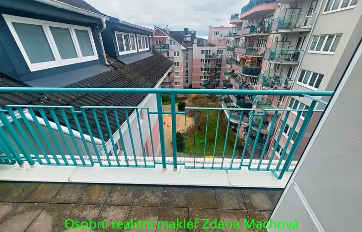 Pronájem bytu 2+kk, Praha - Strašnice, Gutova, 48 m2