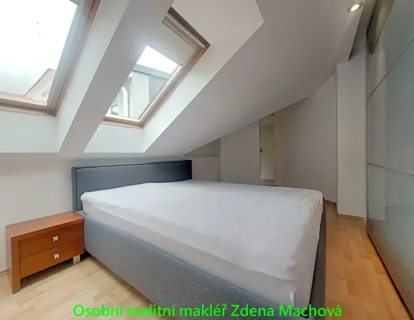 Pronájem bytu 2+kk, Praha - Strašnice, Gutova, 48 m2