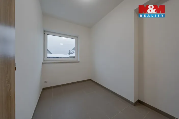Pronájem skladu, Zubří, U Traktorky, 129 m2