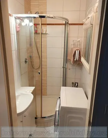 Pronájem bytu 2+1, Praha - Horní Počernice, Libošovická, 59 m2