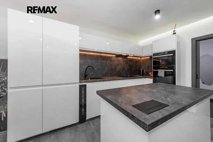 Prodej bytu 3+kk, Praha - Horní Měcholupy, Livornská, 73 m2