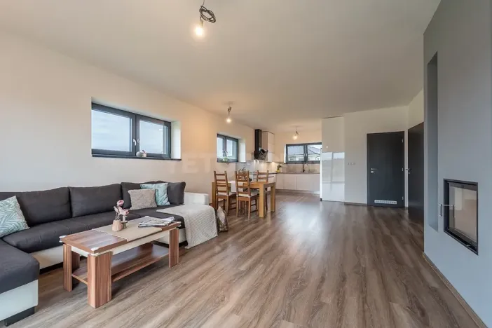 Prodej rodinného domu, Kornatice, 270 m2