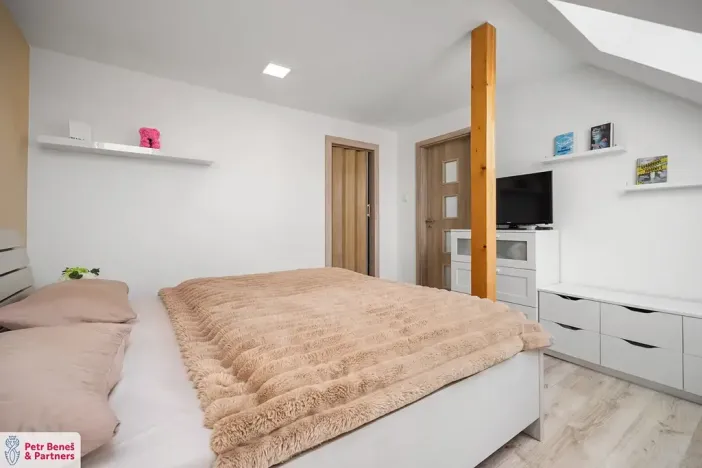 Prodej rodinného domu, Kolešov, 198 m2