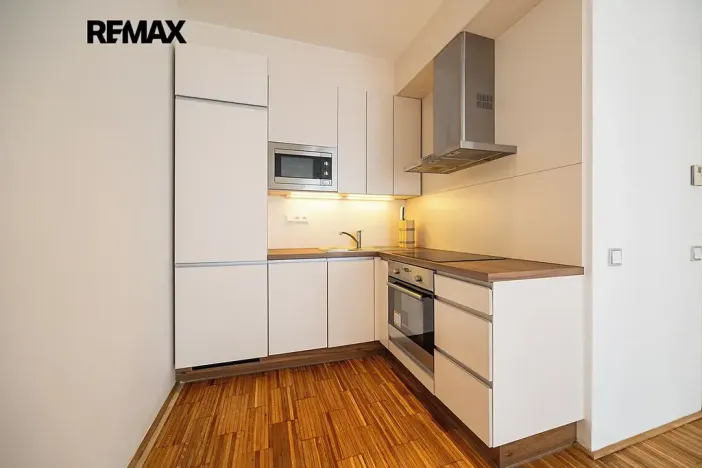 Pronájem bytu 2+kk, Praha - Karlín, Rohanské nábřeží, 73 m2