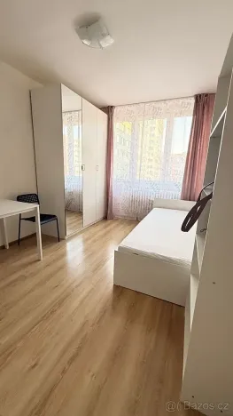 Pronájem bytu 1+kk, Kladno, Hřebečská, 18 m2