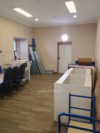 Pronájem obchodního prostoru, Veselí nad Moravou, tř. Masarykova, 33 m2