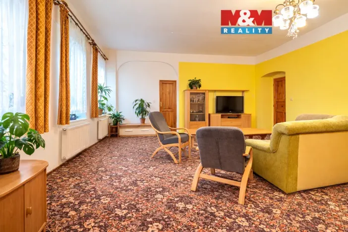 Prodej bytu 3+1, Nový Bor - Arnultovice, Gen. Svobody, 183 m2