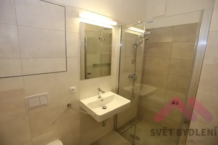 Pronájem bytu 1+kk, Praha - Karlín, U Mlýnského kanálu, 40 m2