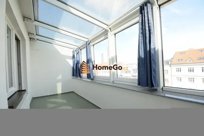 Pronájem bytu 1+1, Praha - Nusle, U gymnázia, 47 m2