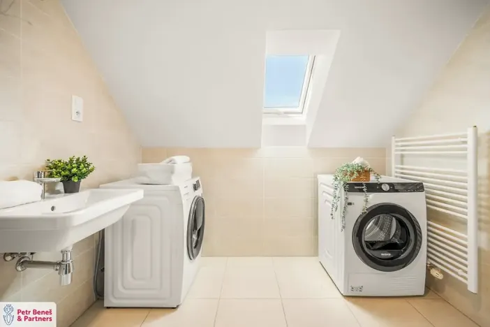 Prodej bytu 3+kk, Milovice, Zátopkova, 108 m2