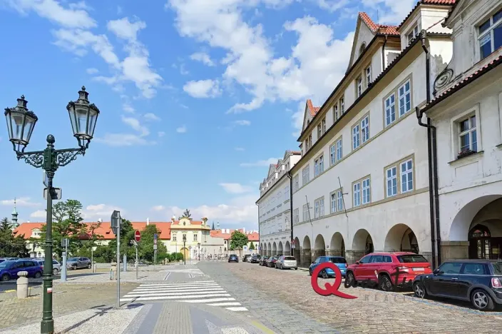 Pronájem kanceláře, Praha - Hradčany, Loretánské náměstí, 32 m2