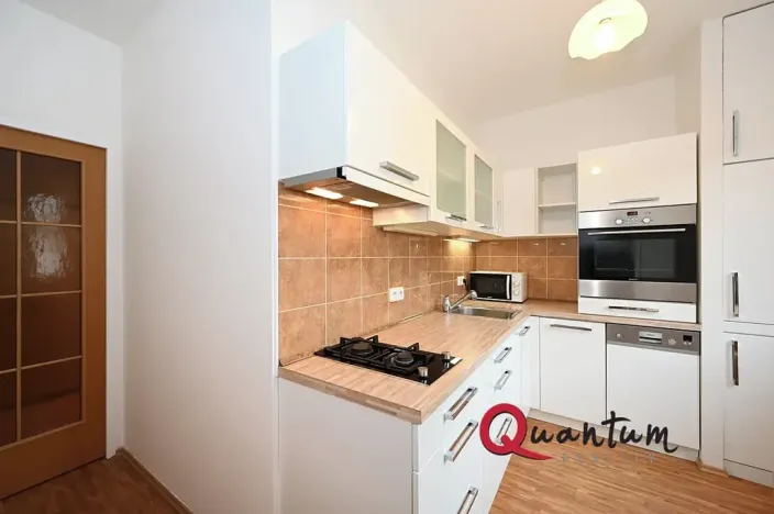 Pronájem bytu 2+1, Praha - Záběhlice, Sasanková, 58 m2