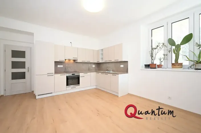 Pronájem bytu 2+kk, Praha - Střešovice, U první baterie, 49 m2