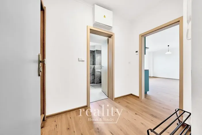 Pronájem bytu 1+kk, Znojmo, Kosmákova, 38 m2