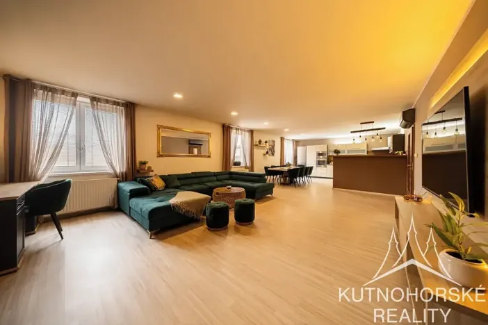 Prodej komerční nemovitosti, Kutná Hora, Zvěřinova, 318 m2