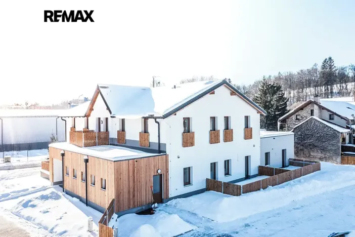 Prodej bytu 2+kk, Svoboda nad Úpou, Nádražní, 56 m2