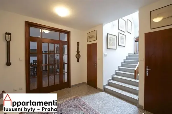 Pronájem rodinného domu, Praha - Kunratice, Ke hrádku, 417 m2