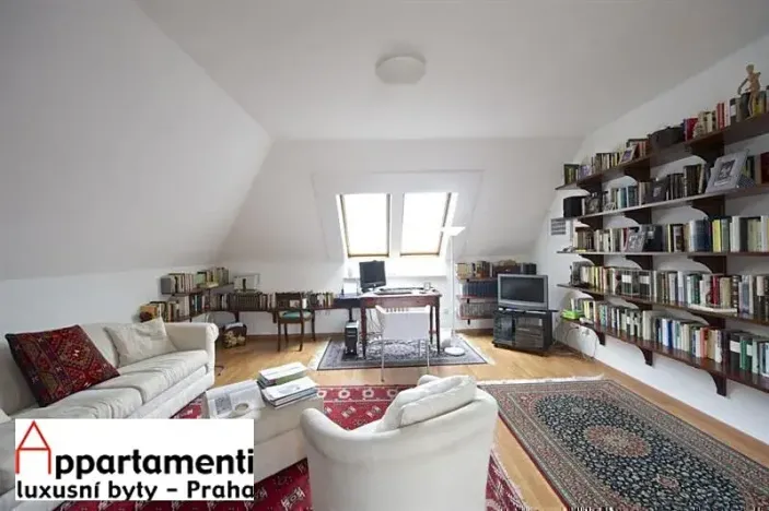 Pronájem rodinného domu, Praha - Kunratice, Ke hrádku, 417 m2