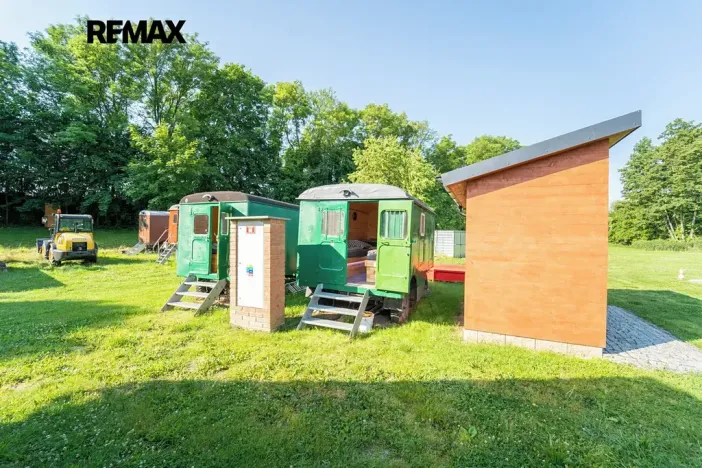 Prodej komerční nemovitosti, Chrášťany, 10917 m2