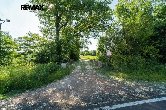 Prodej komerční nemovitosti, Chrášťany, 10917 m2