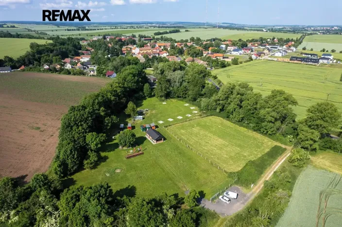 Prodej komerční nemovitosti, Chrášťany, 10917 m2