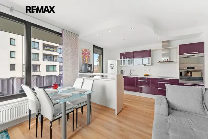 Pronájem bytu 2+kk, Praha - Vysočany, Sousedíkova, 55 m2