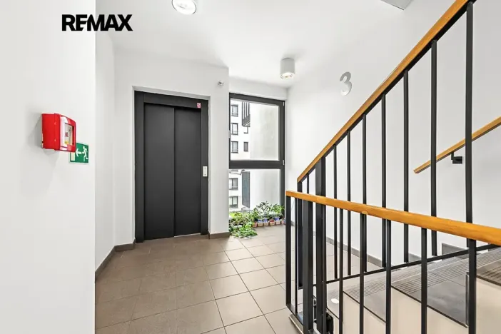 Pronájem bytu 2+kk, Praha - Vysočany, Sousedíkova, 55 m2