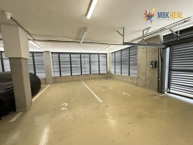 Pronájem garážového stání, Brno, Kociánka, 18 m2