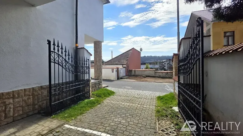 Prodej bytu 3+kk, Praha - Hlubočepy, Pod Žvahovem, 88 m2