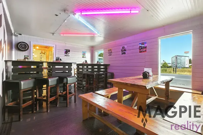 Pronájem restaurace, Praha - Uhříněves, Přátelství, 172 m2