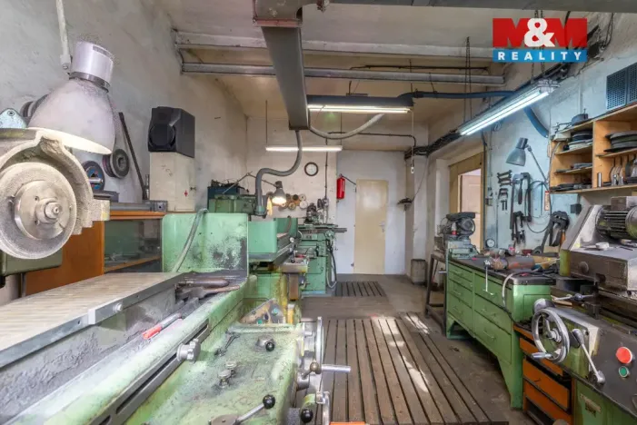 Prodej výrobních prostor, Bedihošť, Komenského, 180 m2