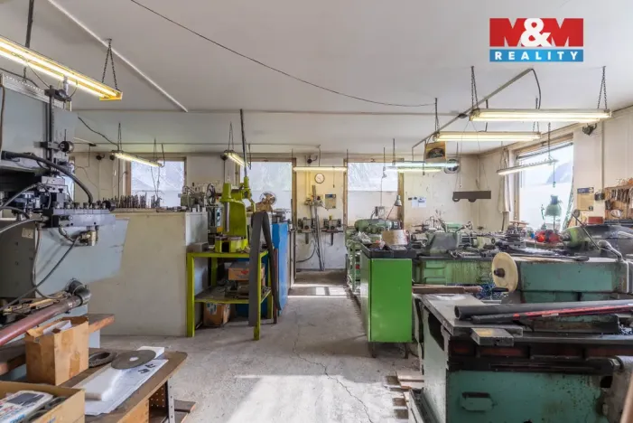 Prodej výrobních prostor, Bedihošť, Komenského, 180 m2