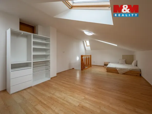 Pronájem bytu 2+kk, Velké Popovice, Husova, 40 m2