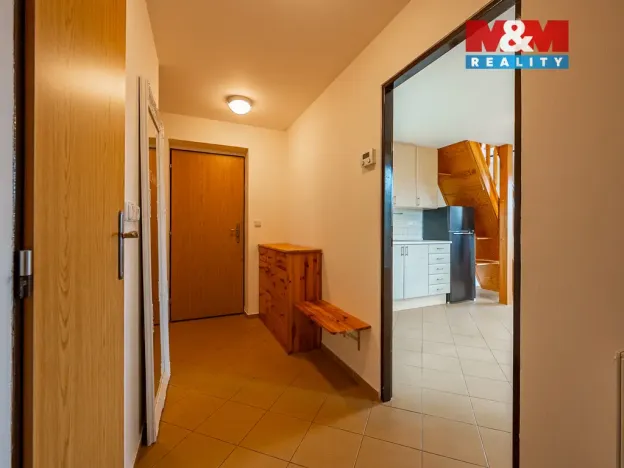 Pronájem bytu 2+kk, Velké Popovice, Husova, 40 m2
