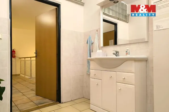 Pronájem kanceláře, Zruč nad Sázavou, náměstí MUDr. J. Svobody, 29 m2