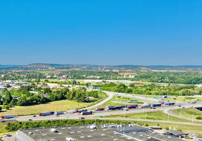 Prodej komerčního pozemku, Brno, Hněvkovského, 35094 m2