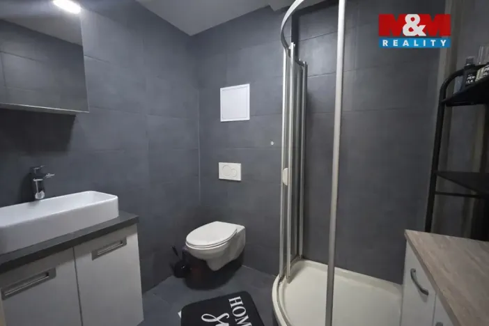 Pronájem bytu 1+kk, Louny, Sladkovského, 28 m2