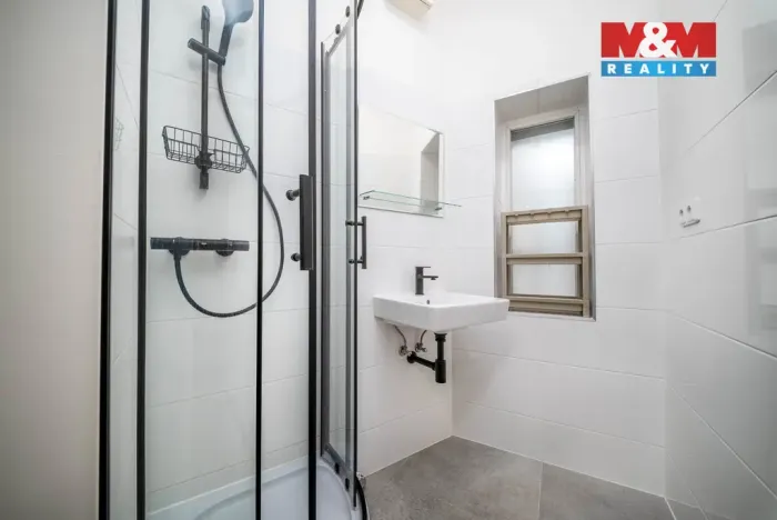 Pronájem bytu 1+kk, Praha - Vysočany, Spojovací, 35 m2