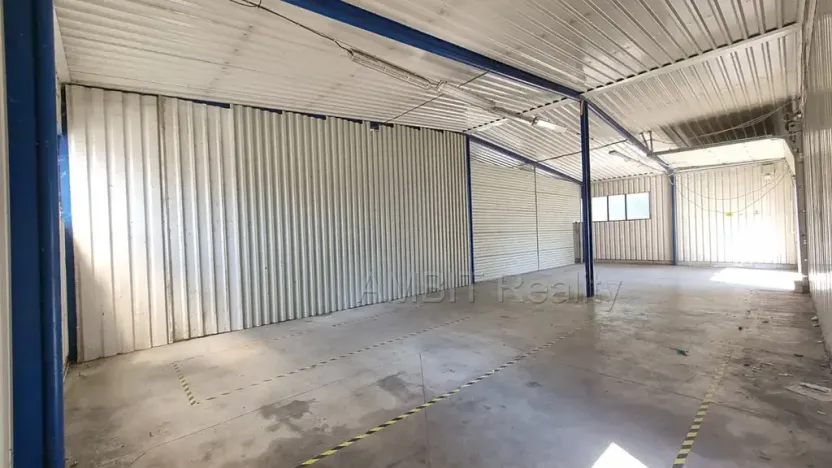 Pronájem výrobních prostor, Praha, Poděbradská, 250 m2