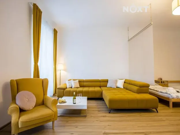 Prodej bytu 2+1, Jindřichův Hradec, nám. Míru, 100 m2