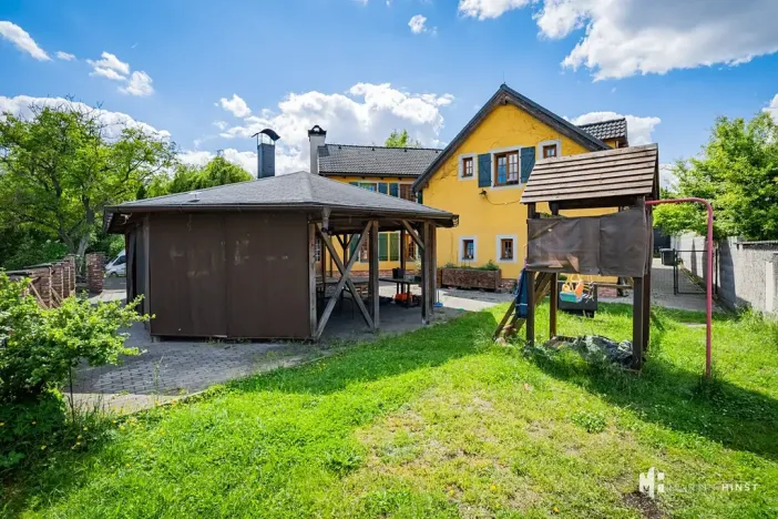 Prodej apartmánu, Květnice, Na Ladech, 460 m2