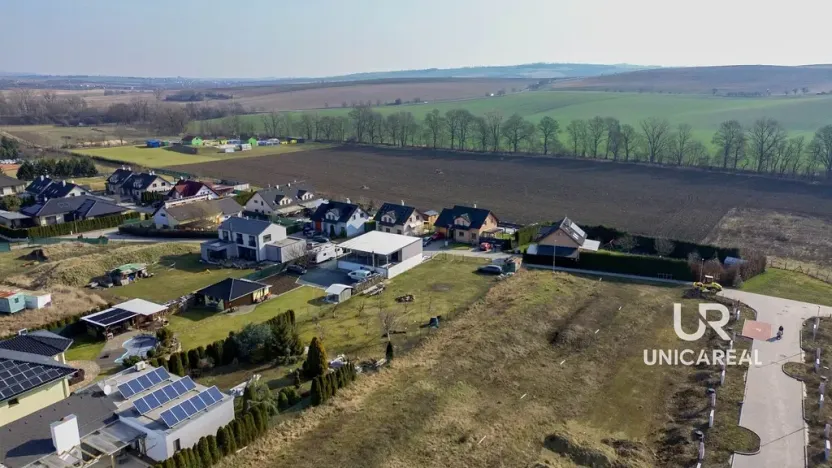 Prodej pozemku, Holubice, 703 m2